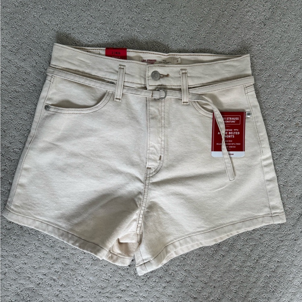Levi's Women's Belted Cream Shorts